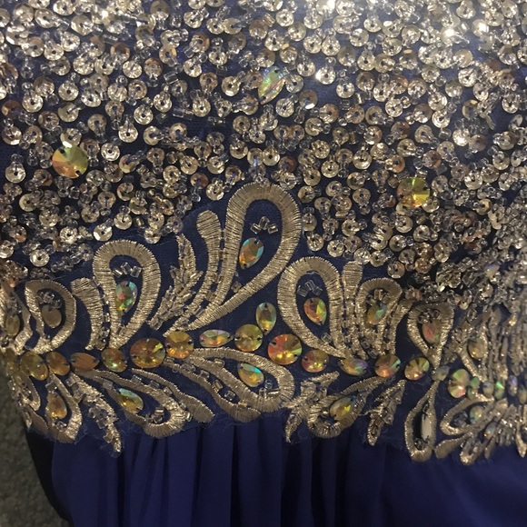 Gown - Picture 11 of 11